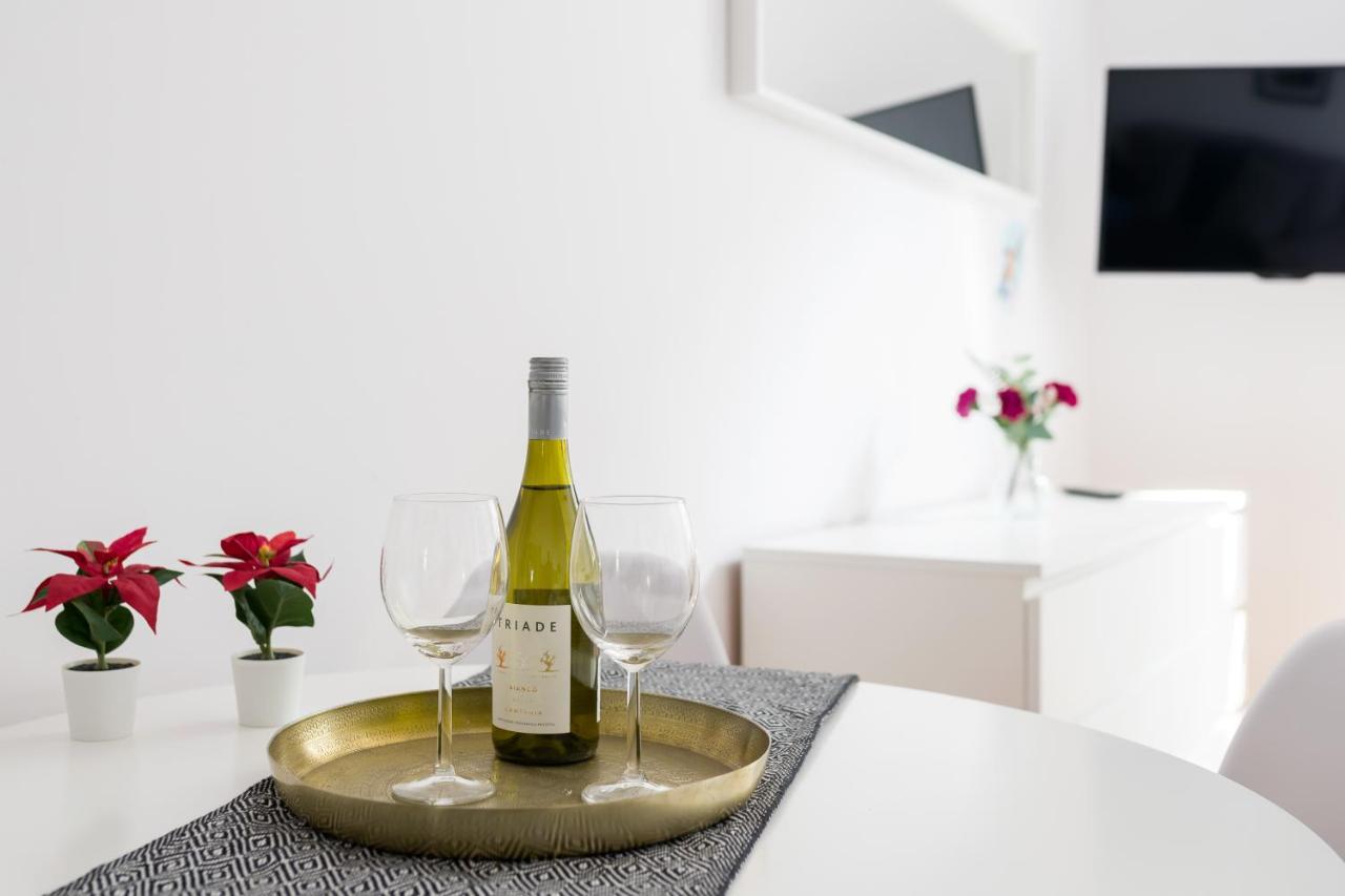 Discover Krakow Apartments - 5 Borowickiej St - Studio Next To Opera And Unity Centre クラクフ エクステリア 写真