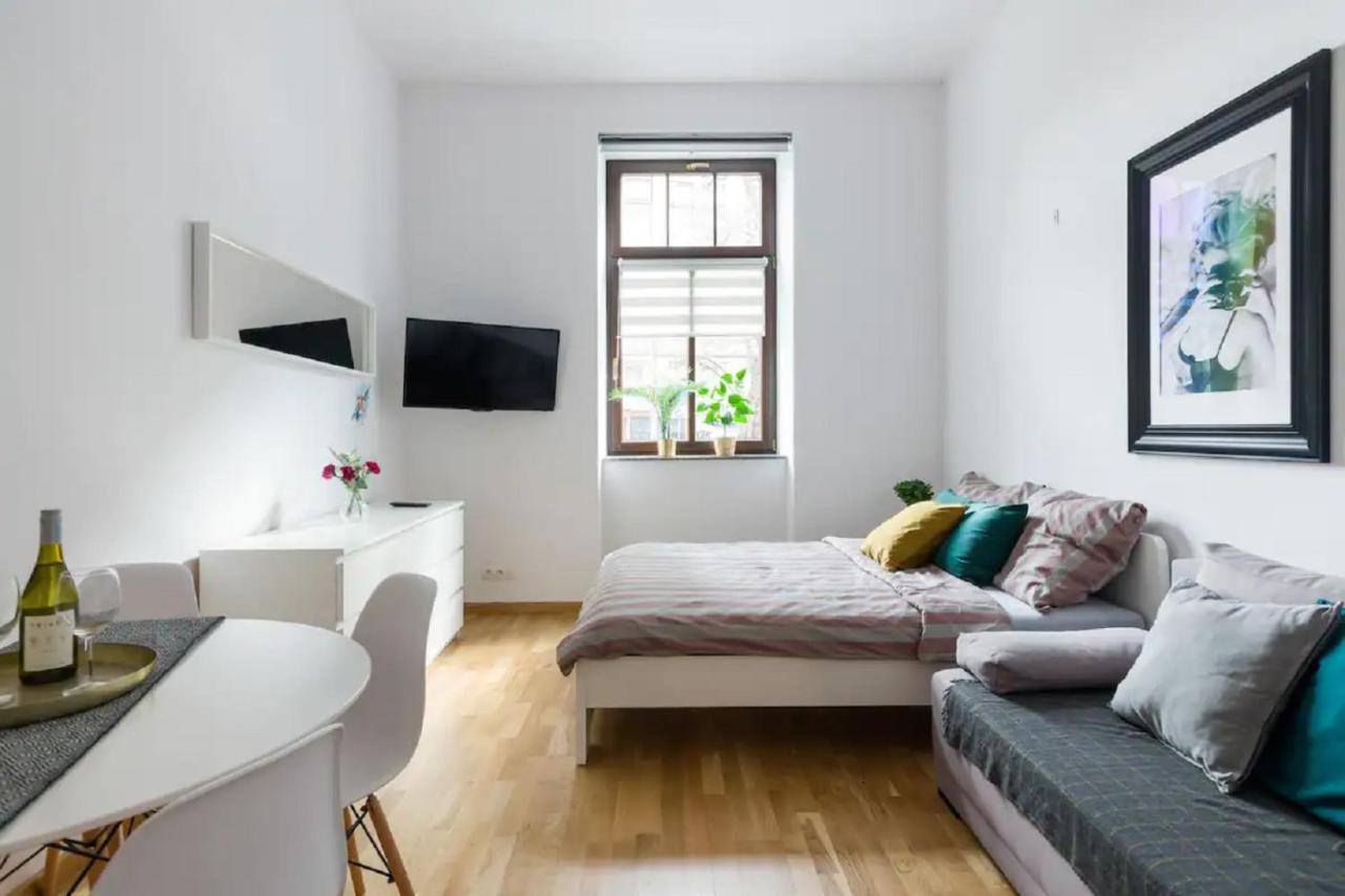 Discover Krakow Apartments - 5 Borowickiej St - Studio Next To Opera And Unity Centre クラクフ エクステリア 写真