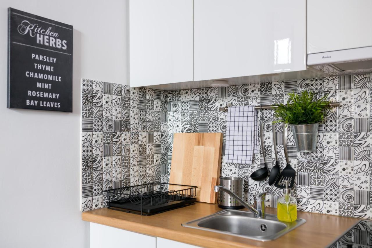 Discover Krakow Apartments - 5 Borowickiej St - Studio Next To Opera And Unity Centre クラクフ エクステリア 写真
