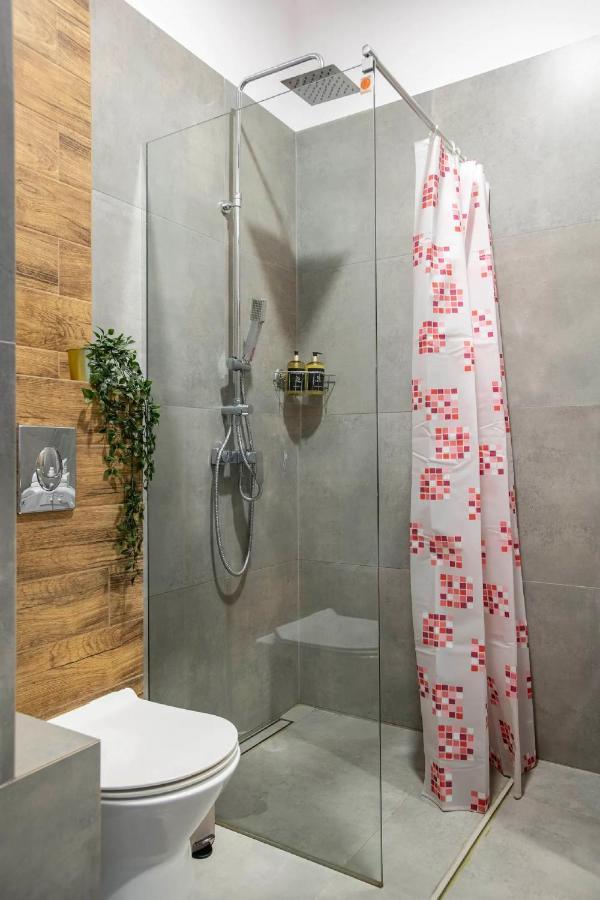 Discover Krakow Apartments - 5 Borowickiej St - Studio Next To Opera And Unity Centre クラクフ エクステリア 写真