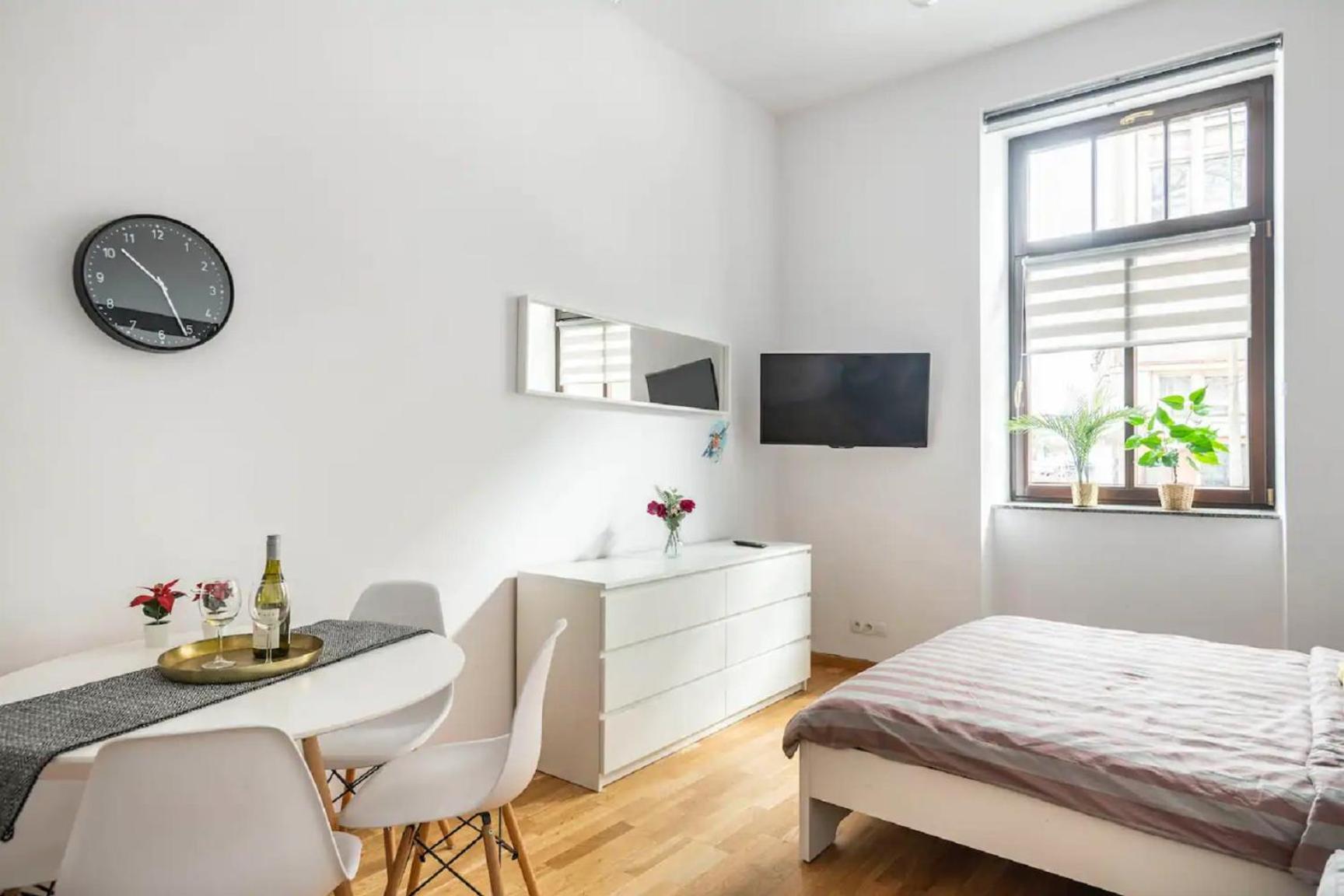 Discover Krakow Apartments - 5 Borowickiej St - Studio Next To Opera And Unity Centre クラクフ エクステリア 写真